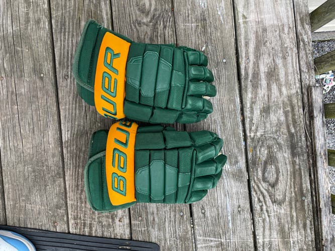Bauer 15" Pro Stock Nexus 2N Gloves