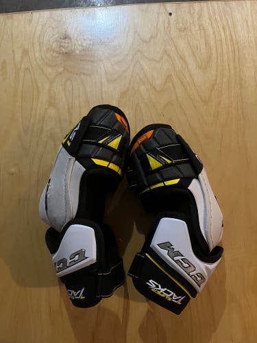 Used Large CCM  Super Tacks AS1 Elbow Pads