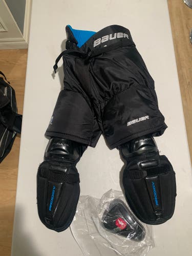 Youth Large Bauer  prodigy Hockey Pants
