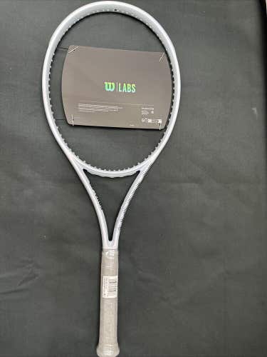 Wilson Wlabs Project Shift 99/315 18x20 Unstrung Tennis Racquet 4 1/8