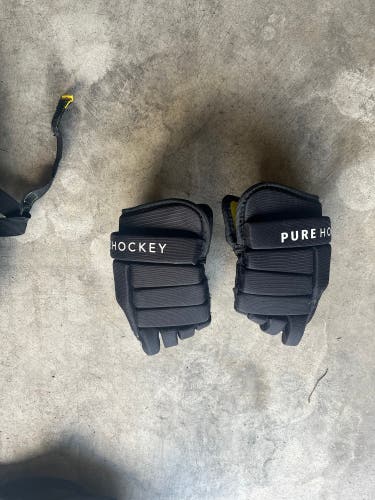 Pure hockey gloves