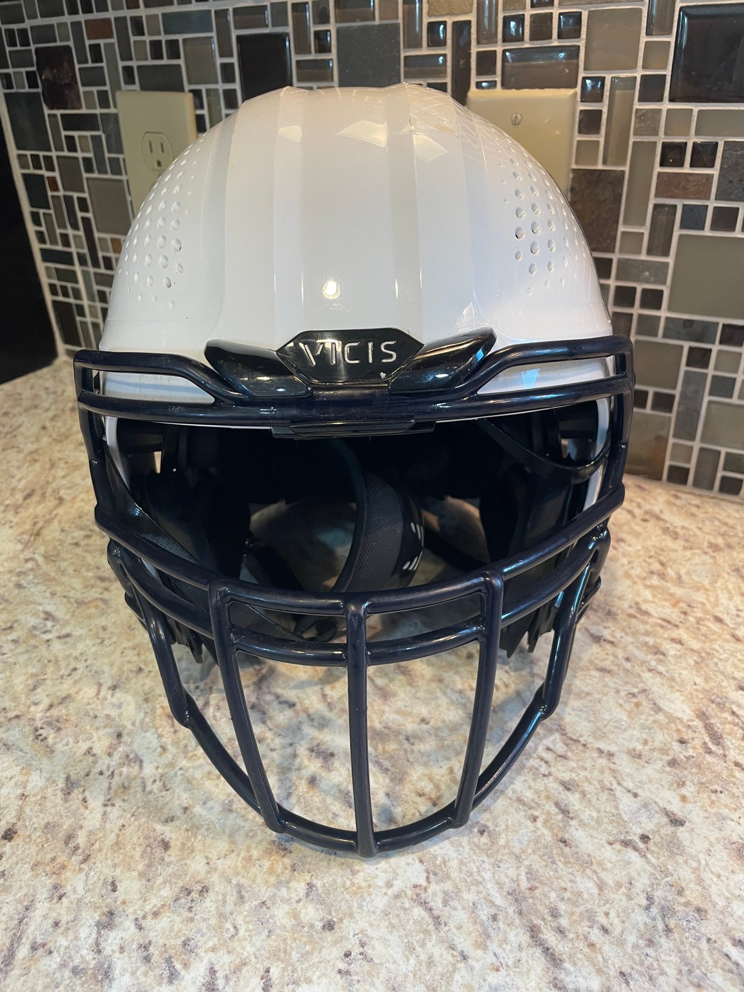 Vicis Zero2 Helmet - ADULT – Green Gridiron, Inc.