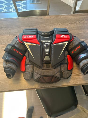 Small/Medium CCM Extreme Flex E2.5 Goalie Chest Protector