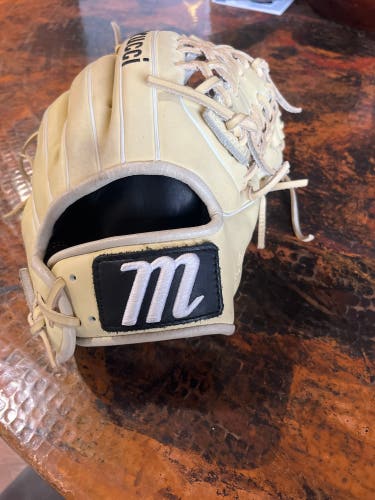 11.75 Marucci Glove