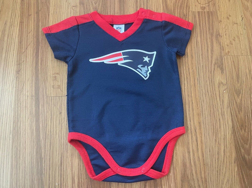 New England Patriots #00 NFL FOOTBALL SUPER AWESOME Sz 0-3 Months Baby Body Suit