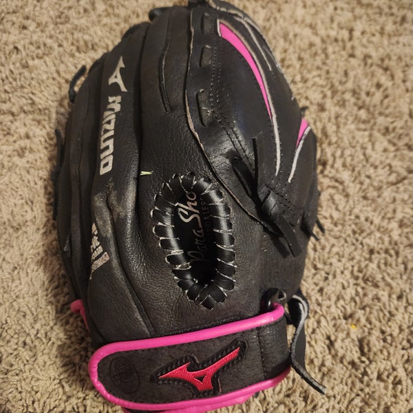 Mizuno Right Hand Throw Finch Softball Glove 11" Nice glove for T-Ball or Youth softball NICE