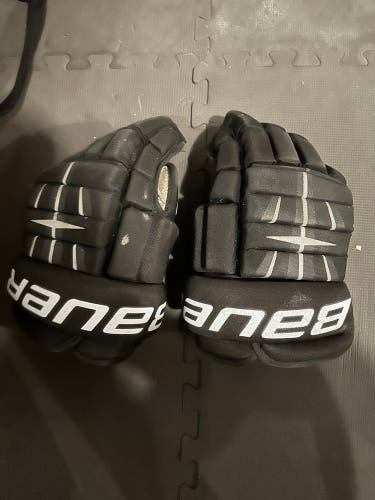 Bauer Four Roll Elite Hockey Gloves