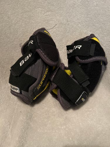 Used Small Bauer Supreme Elbow Pads