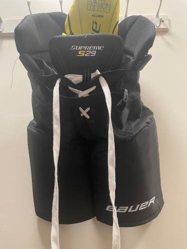Junior Large Bauer Supreme S29 Hockey Pants