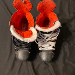 Used Bauer Regular Width  Size 4.5 Vapor X3.7 Hockey Skates