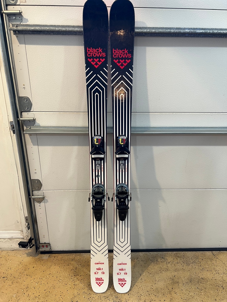 Black Crow Camox Skis with Look Piviot 12 bindings