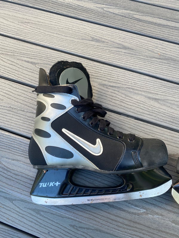 Used Nike ZOOM AIR Intermediate 4.5 Ice Hockey Skates