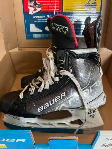 Bauer Hyperlite Skates
