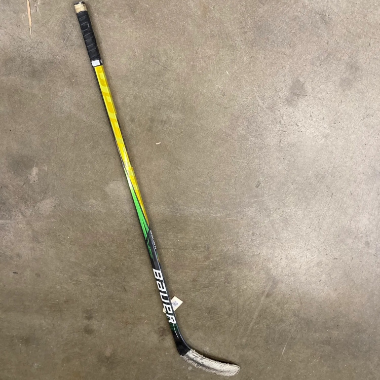 Used Junior Bauer Supreme UltraSonic Right-Handed P88 Hockey Stick