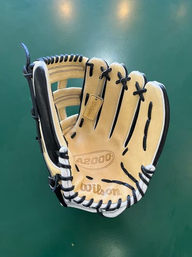 New Wilson A2000 Pro Stock Right Hand Throw 12.5” Baseball Glove