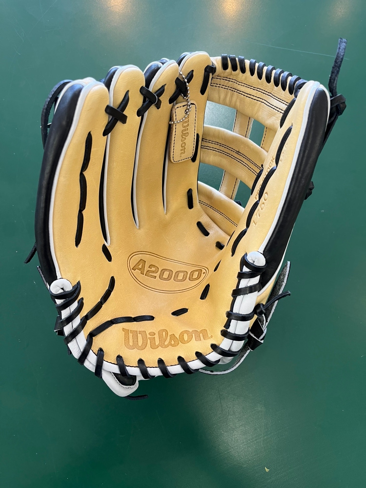 New Wilson A2000 Pro Stock Left Hand Throw 12.5” Baseball Glove