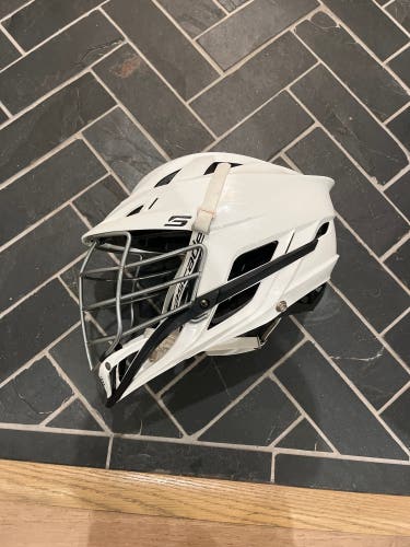 Player's Cascade S Helmet