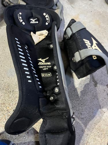 Used Mizuno Samurai Catcher's Leg Guard