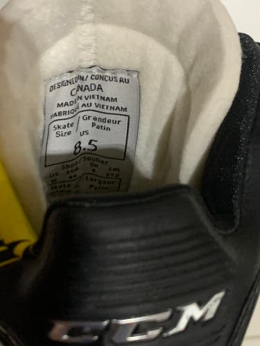 New CCM Tacks 6092  Goalie Skates Senior Size 8.5