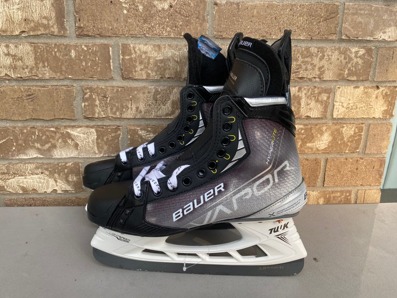 Bauer Vapor HyperLite Mens Pro Stock Size 10 Hockey Skates MIC 4362