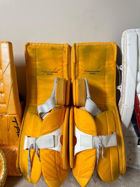 Juuse Saros rocking a new set of @ccmgoalie AXIS gear today in