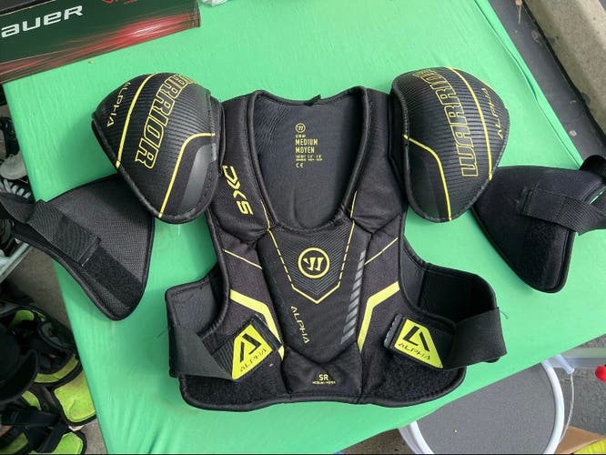 Used Senior Medium Warrior Alpha DX5 Shoulder Pads