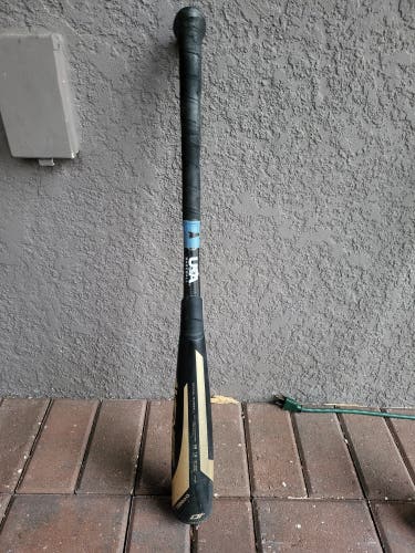 Used USA AXE Composite Avenge Bat (-10) 18 oz 28"