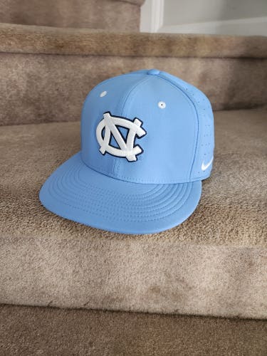 New Men's 7 5/8 UNC Nike Hat