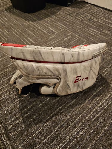 Used Regular CCM E4.9 Blocker and P2.9 glove in Red/White