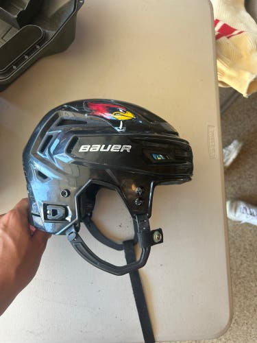 Medium Black Bauer Re-Akt 150 Helmet