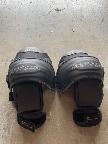 Bauer knee guards