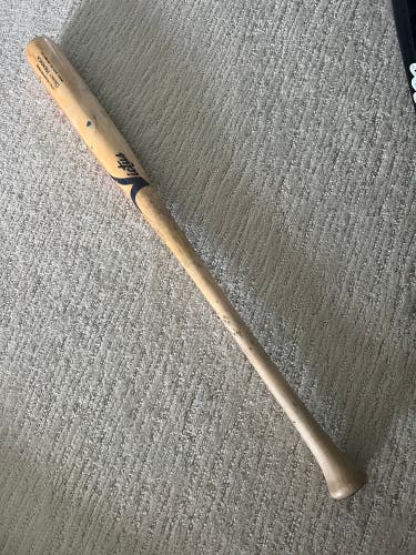 Used Maple (-3) 31 oz 34" Bat