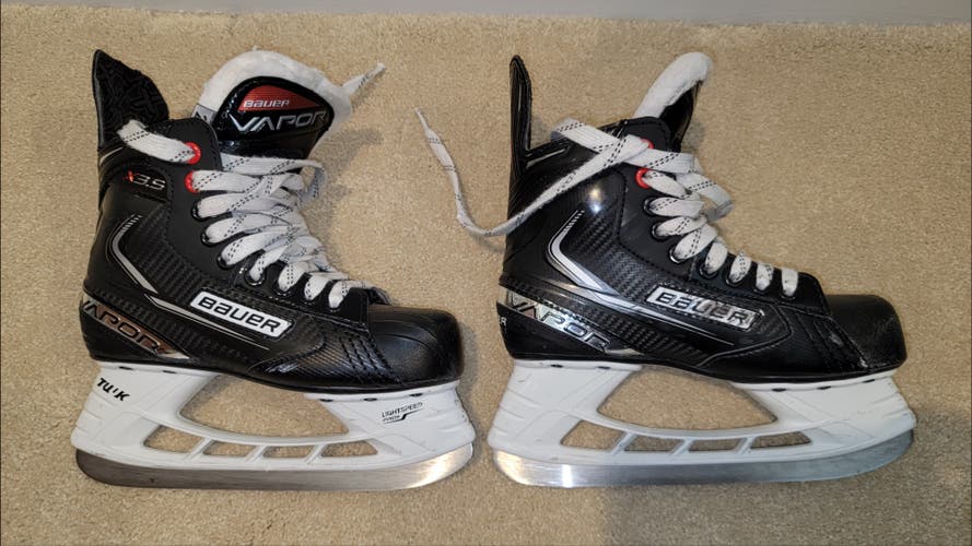 Junior Used Bauer Vapor X3.5 Hockey Skates Regular Width Size 2