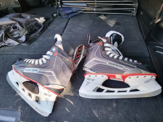 USED ONCE -Senior Bauer Vapor X500 Hockey Skates Regular Width Size 8
