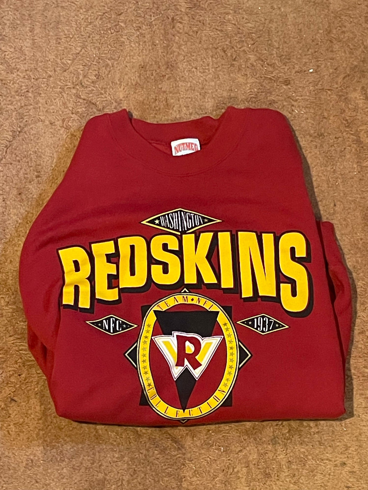 NUTMEG Washington Redskins NFL Football Big Logo Sweatshirt (L)