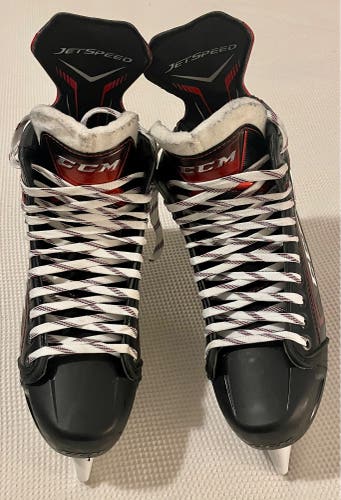 Used CCM Regular Width Size 9.5 JetSpeed FT390 Hockey Skates