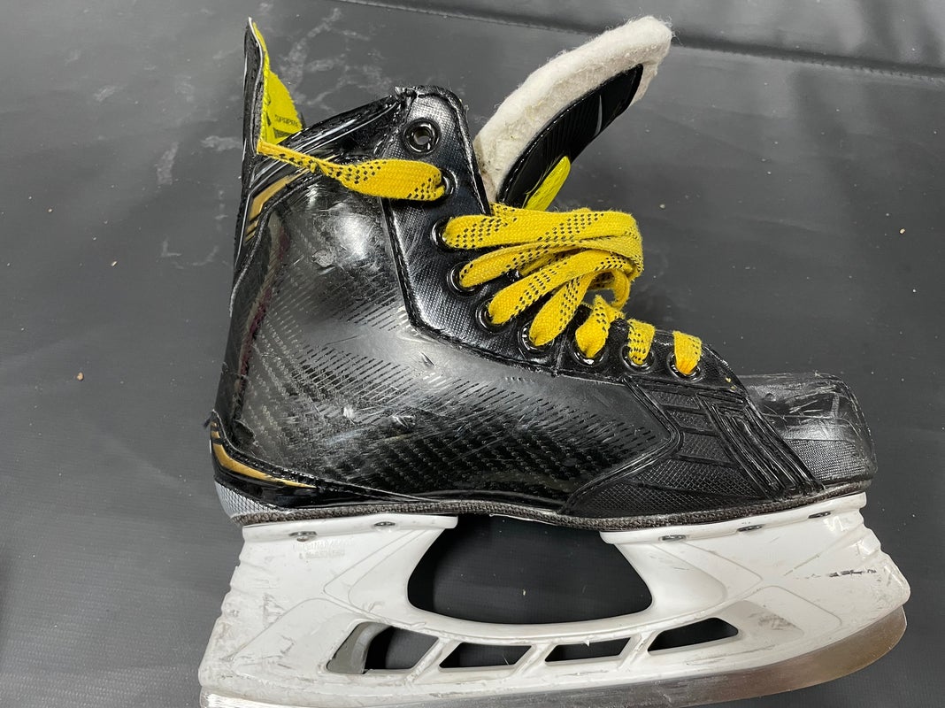 Used Bauer Reg Width Size 3 Supreme S29 Hockey Skates