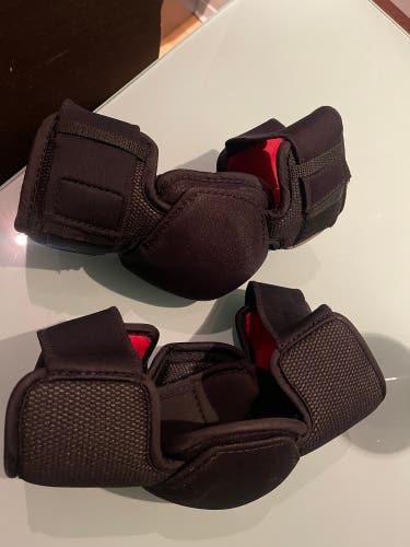 CCM Supra EP Pro  elbow pads