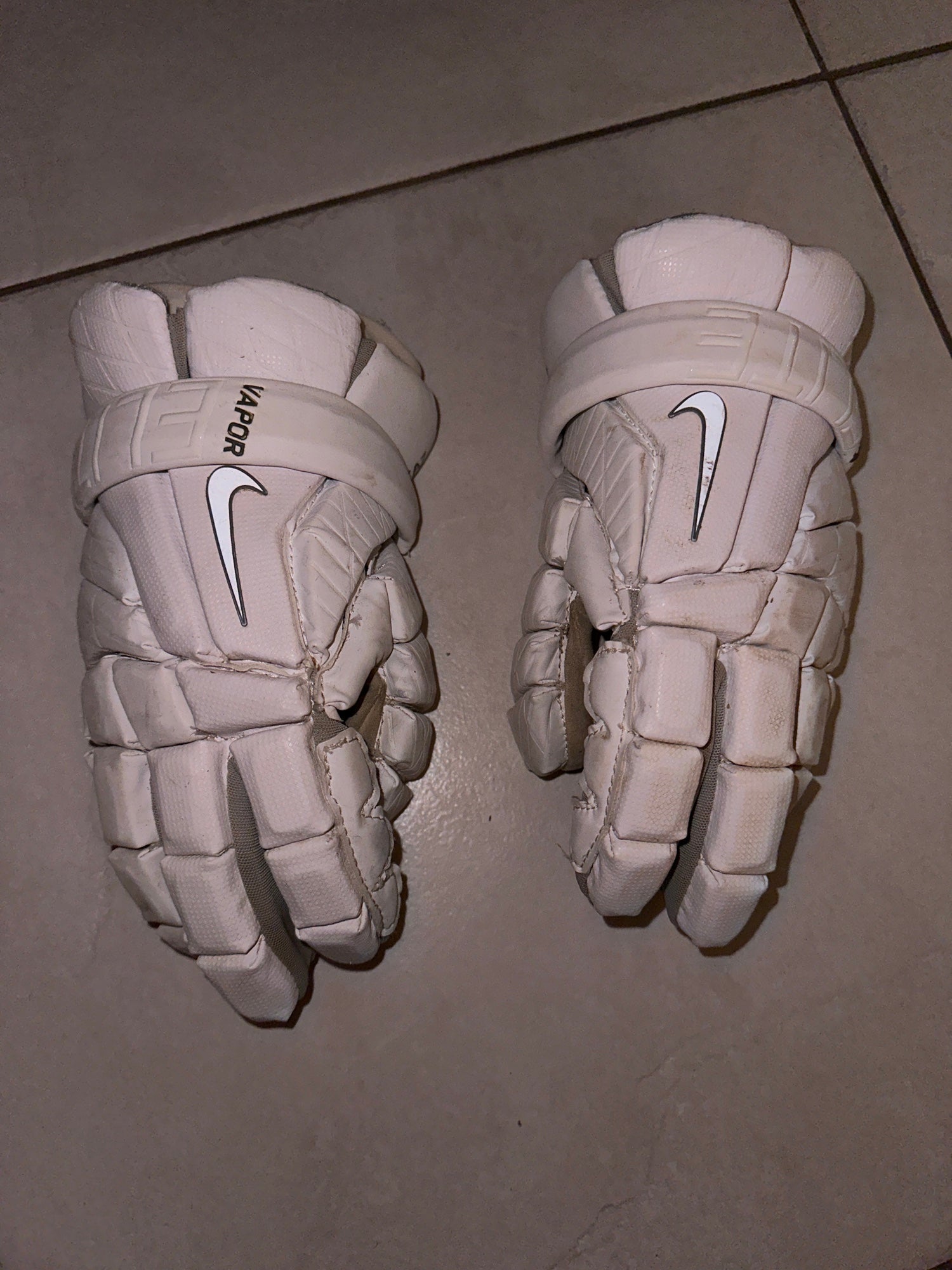 Nike Vapor Elite Lacrosse Gloves White / Medium