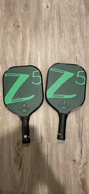 2 Onix Z5 Pickleball Paddle - Wide Body Graphite- Great Condition - Barely used