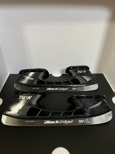 Rare Black Tuuk Lightspeed 2 Holder/Blackedge Runners