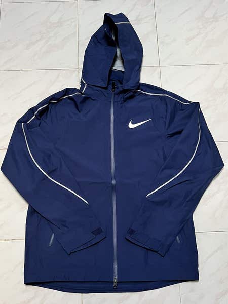 その他 Nike pro elite 2019 Gold Storm Jacket NWT men's medium Nike Pro Elite Storm Sponsored 2019 Running