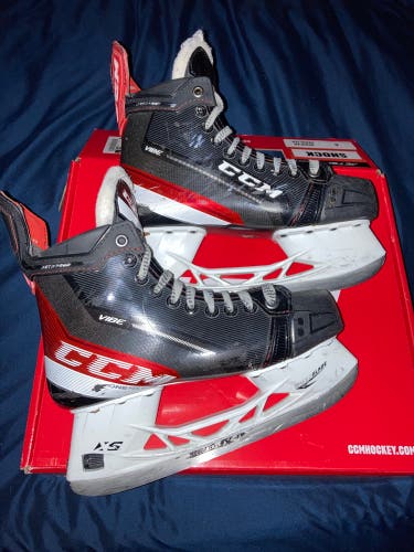 Used (Like New) CCM Regular Width  Size 7 JetSpeed Vibe Hockey Skates