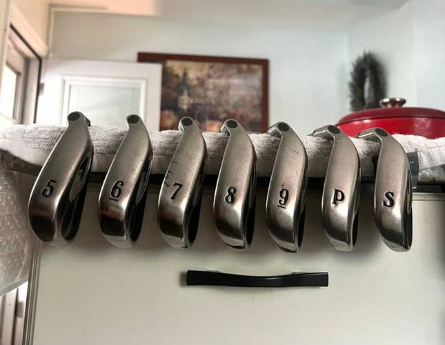 Used Men's Callaway Right Handed Hawk Eye Iron Set Regular Flex 7 Pieces Steel Shaft