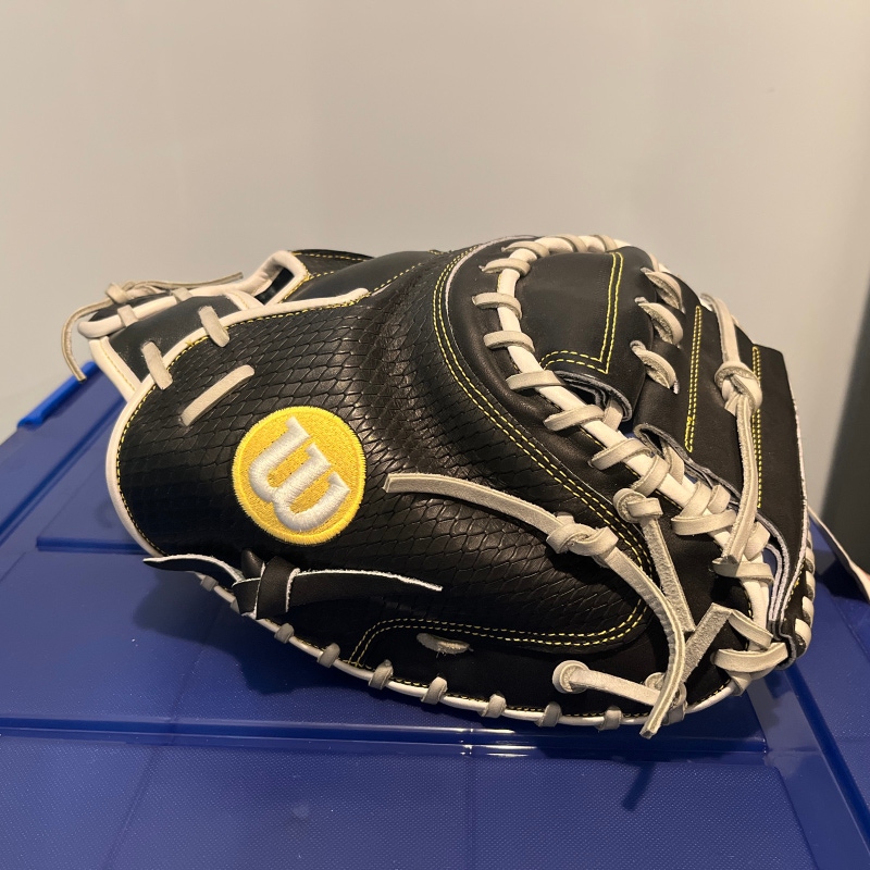 NEW Wilson A2000 PRO ISSUE SA34 Catcher Mitt: Made in Japan