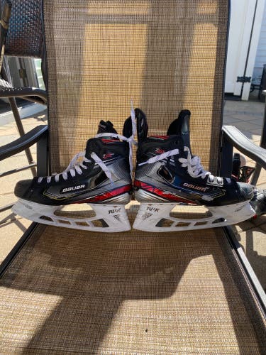 Used Bauer Regular Width Pro Stock Size 9 Vapor 2X Pro Hockey Skates