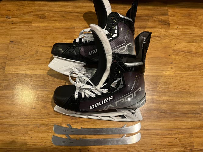 Pro Stock Bauer Vapor Hyperlite Skates L: 9 1/8 R: 8 3/4