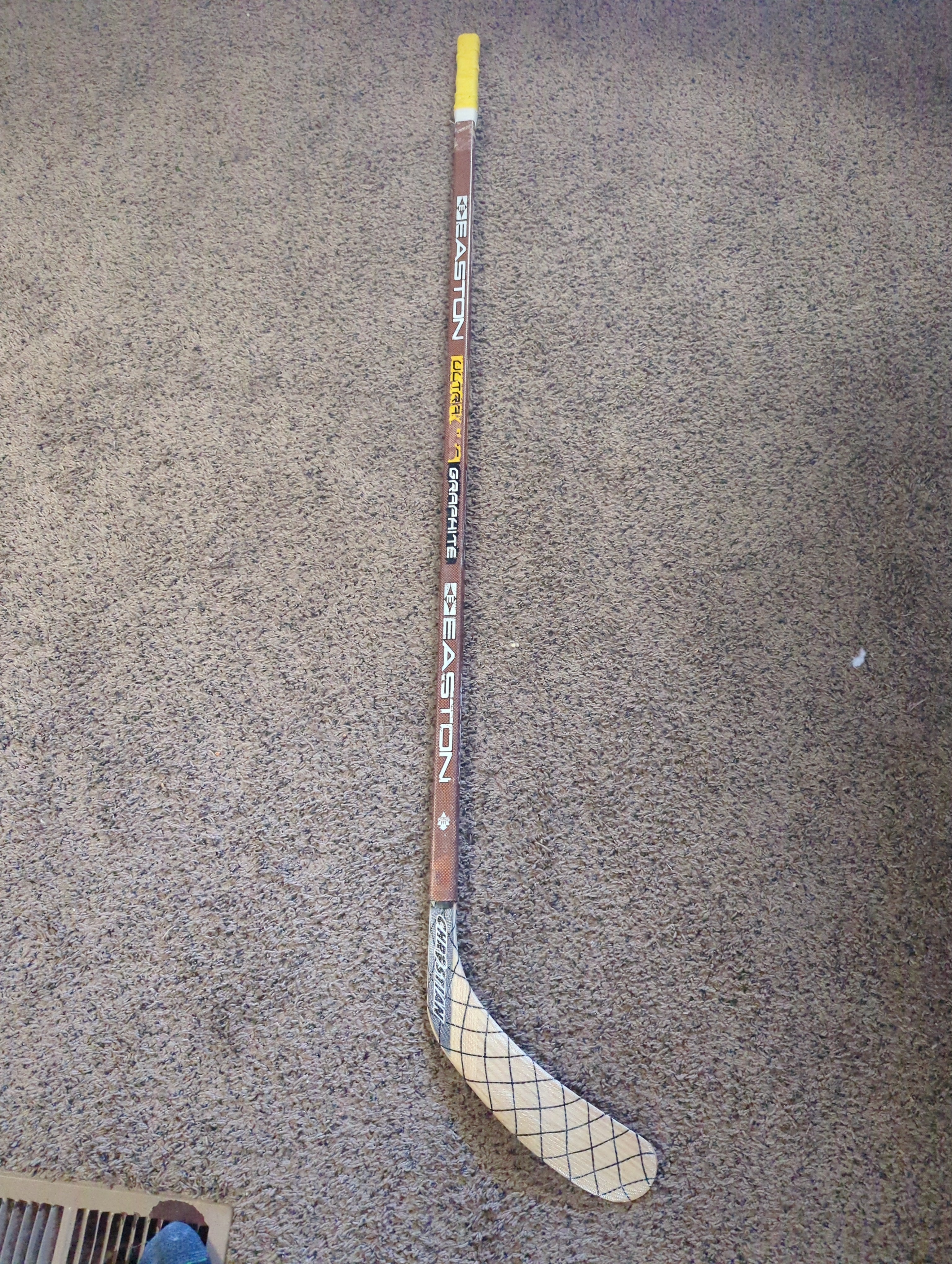 Vintage Easton H9999 Aluminum Ice Hockey Stick Sr. Black / Gold |  SidelineSwap