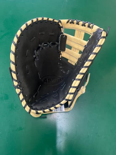 New Wilson A2000 Super Skin Left Hand Throw 12.5” First Base Glove