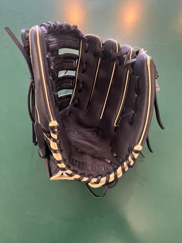 New Wilson A700 Right Hand Throw 12.5” Baseball Glove